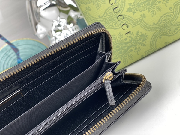 グッチ財布コピー着用イメージ